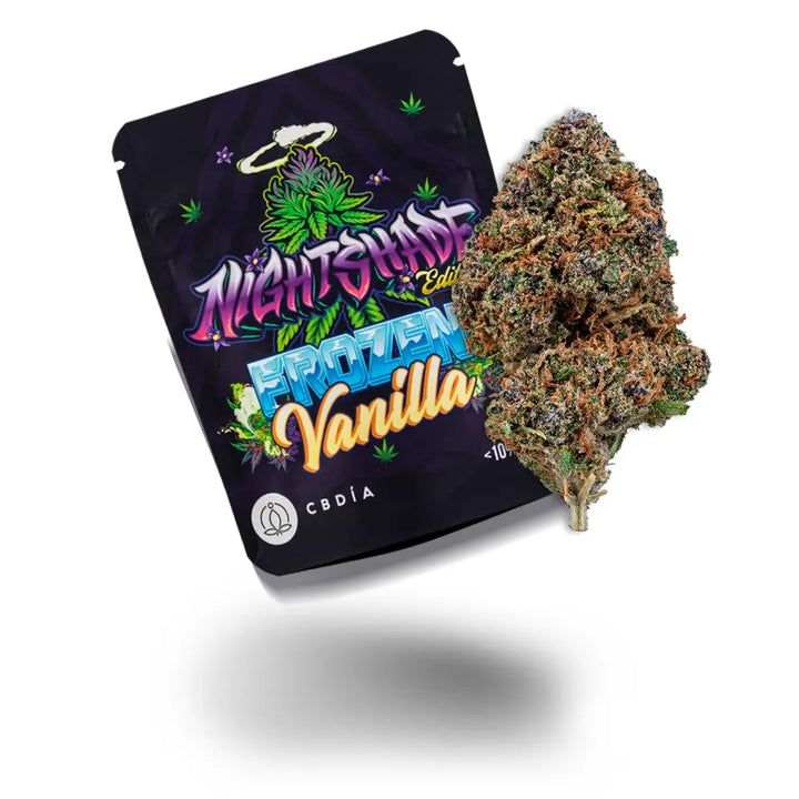 Eine schwebende Blüte von der Sorte Frozen Vanilla